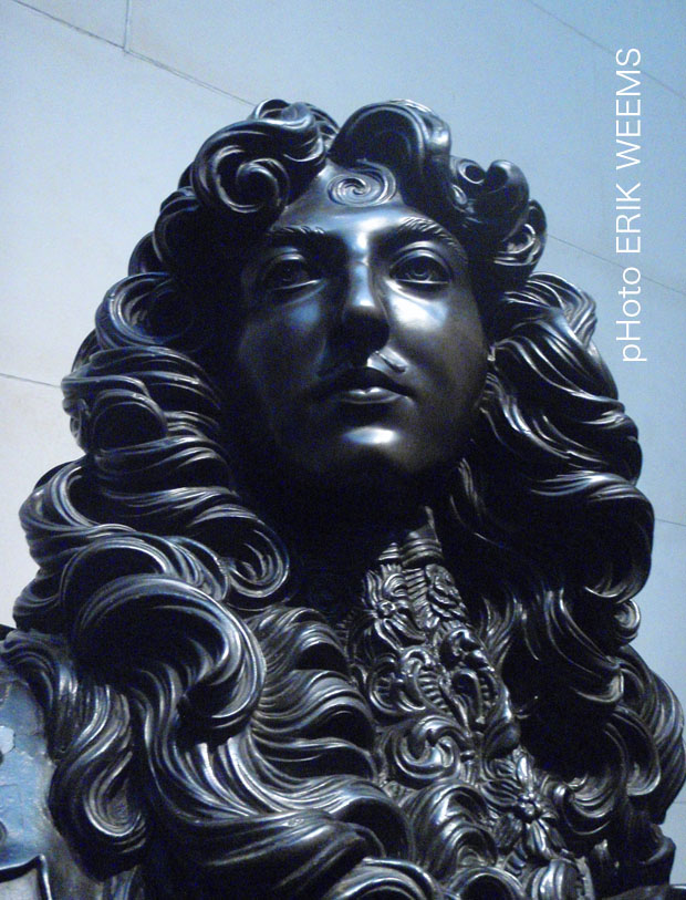 detail Louise XIV Bronze Bust by Bernini